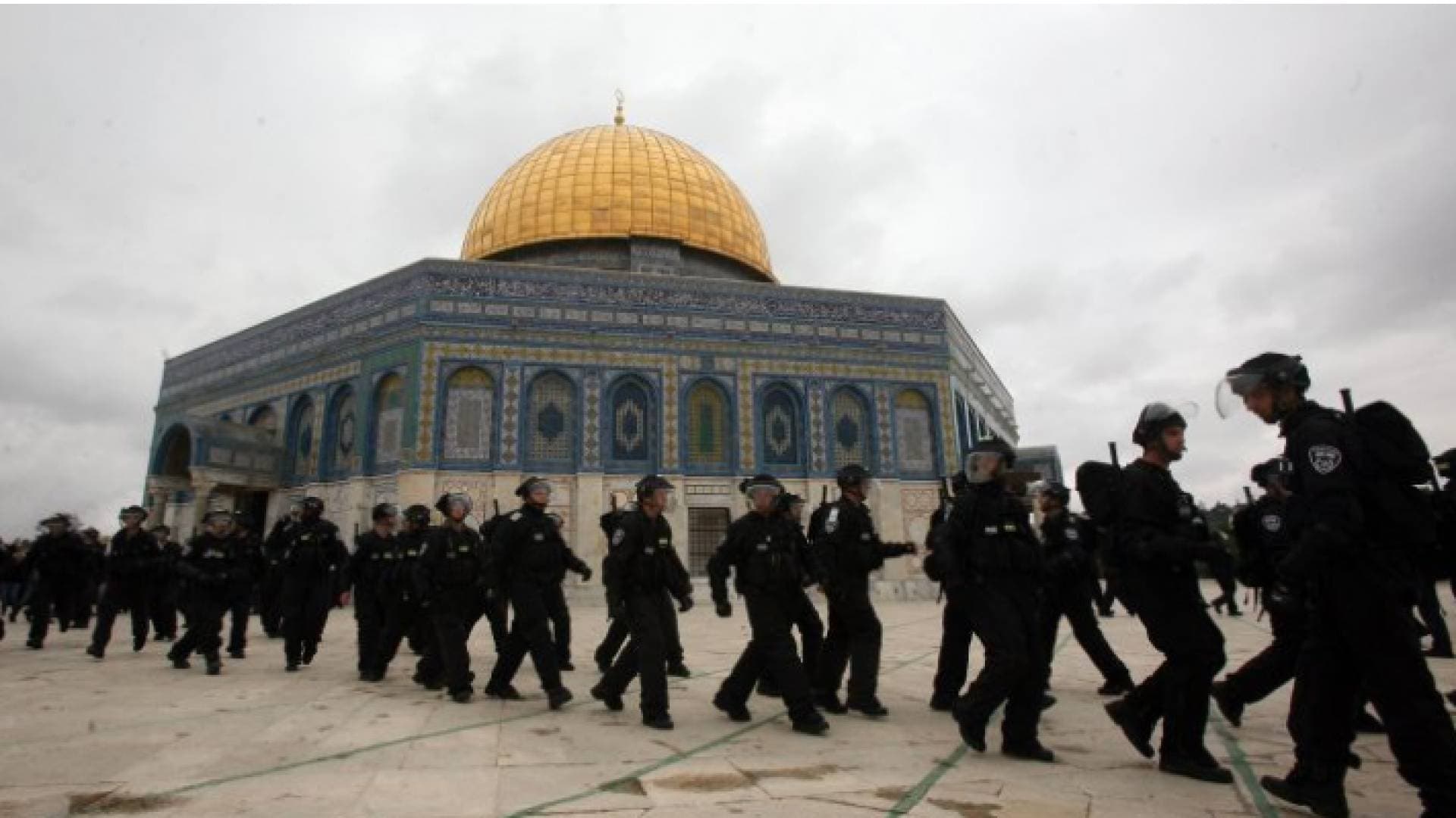 الاحتلال يمنع فلسطينيين من دخول "الأقصى"