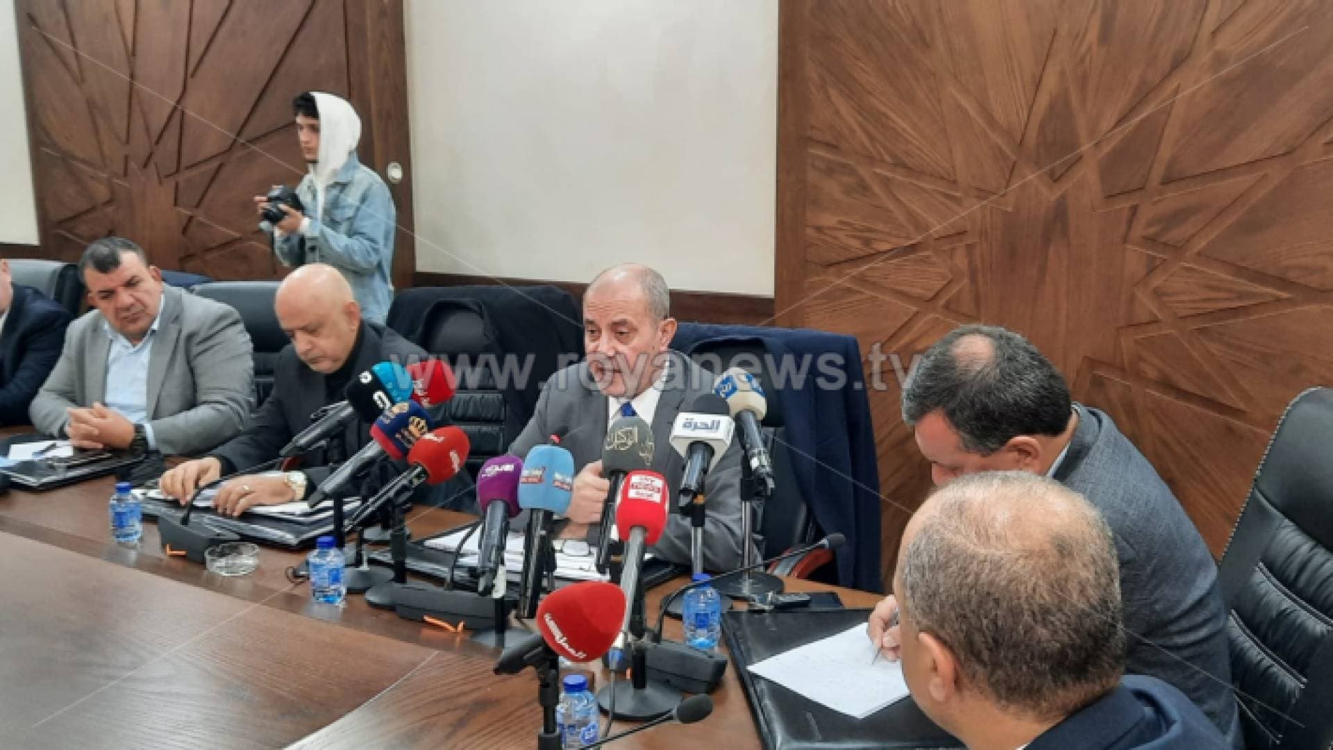 وزير الصناعة: الزيوت والأعلاف "غير معفية" من ضريبة المبيعات - فيديو