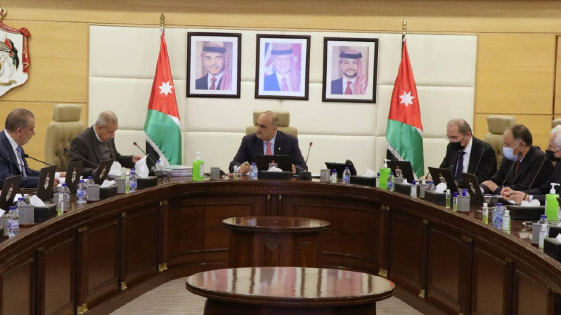 تفويض الوزراء المعنيين باتخاذ القرارات المناسبة لضمان استقرار الأسعار