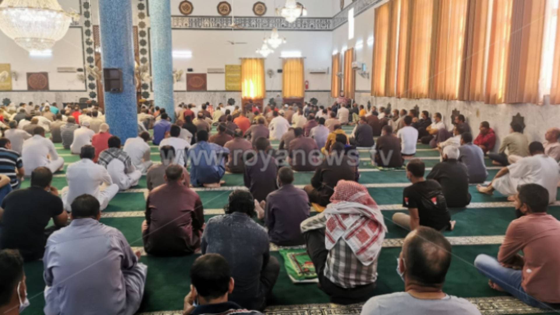 وزير الأوقاف يقرر إنهاء كافة أشكال التباعد أثناء أداء الصلاة في المساجد