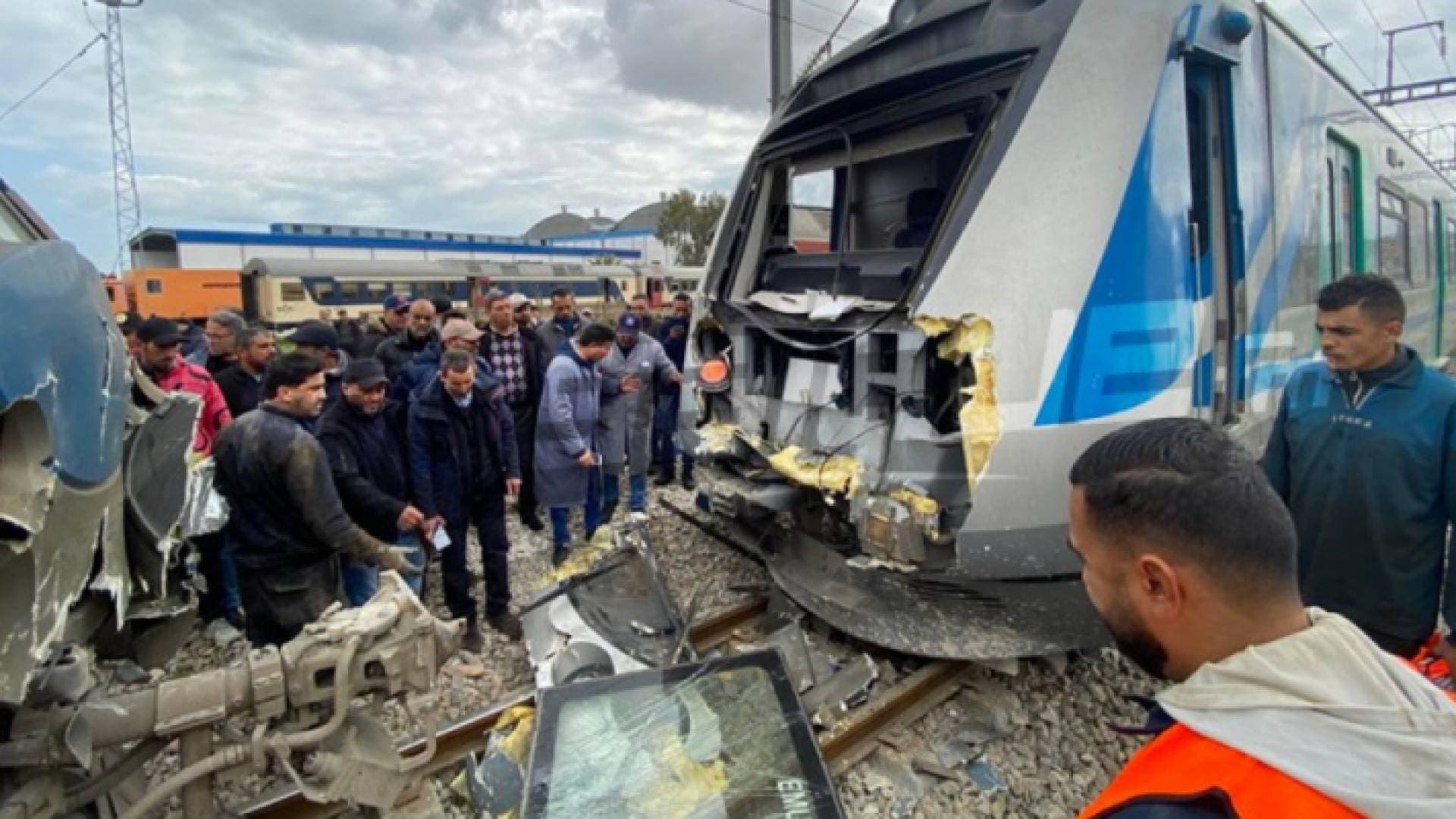 جرحى بحادث تصادم قطارين في تونس