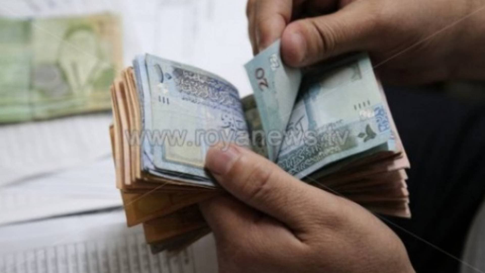الضمان الاجتماعي توضح لـ"رؤيا" سبب إصدار أمر الدفاع الخاص برواتب التقاعد ..فيديو