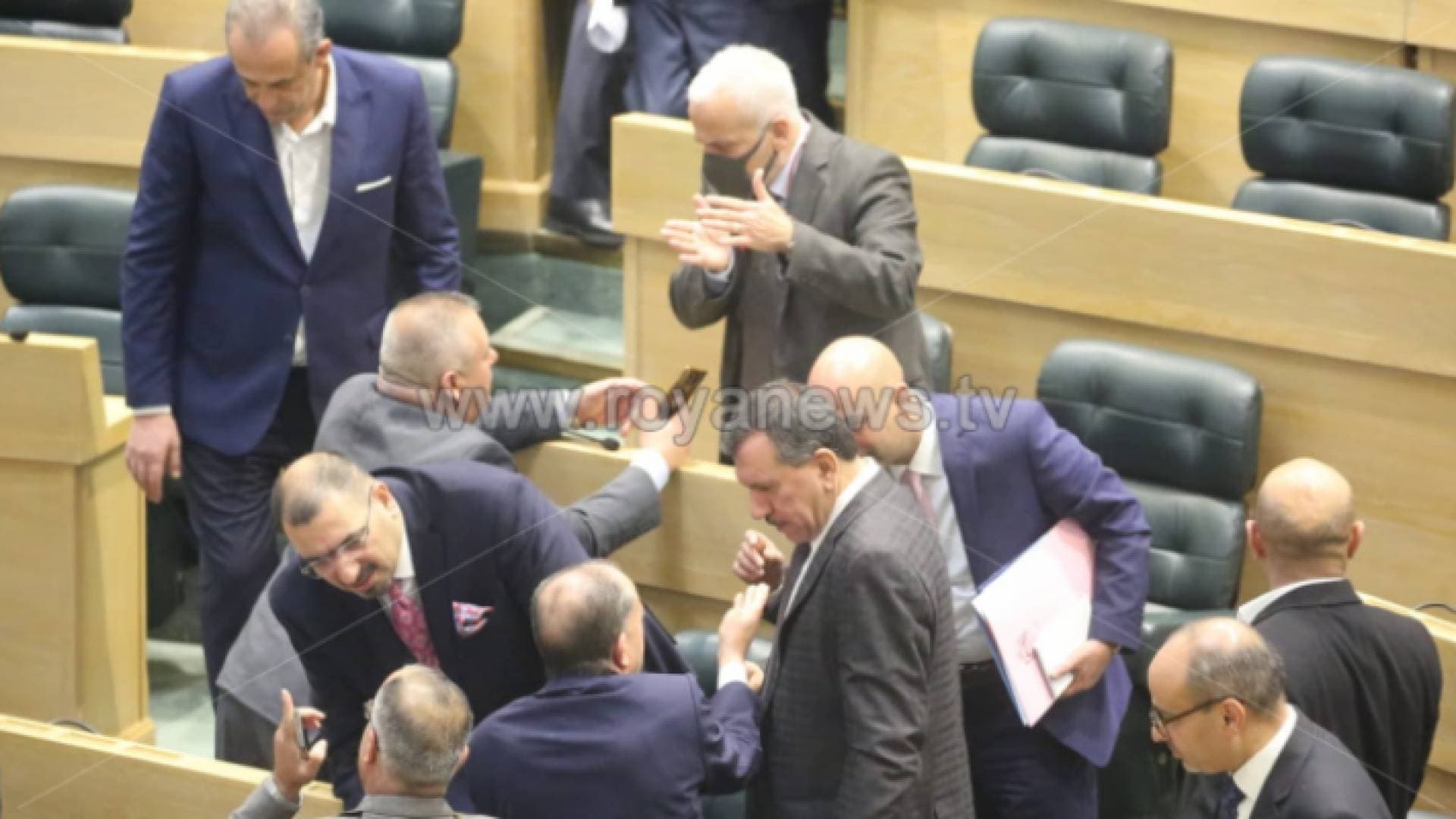 مجلس النواب يبدأ بالتصويت على مواد مشروع قانون الانتخاب