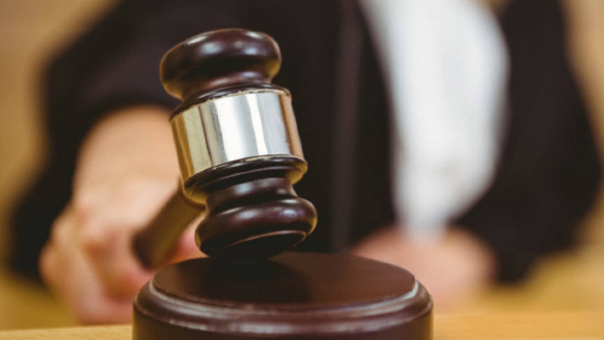 سجن ٣ أشخاص ١٤ سنة بتهمة الاختلاس في الأردن
