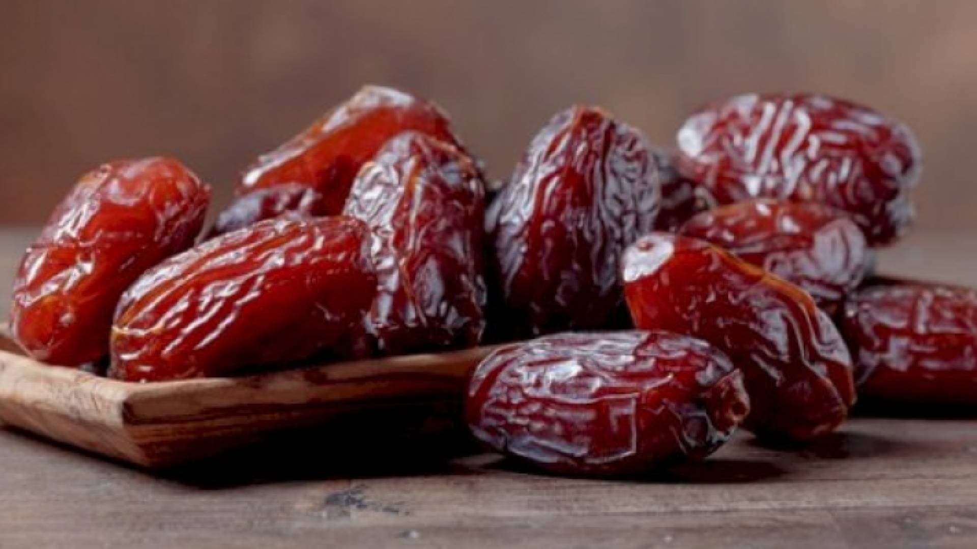لتلبية احتياجات رمضان.. قطر تستورد ١٥ طنا من التمور الأردنية