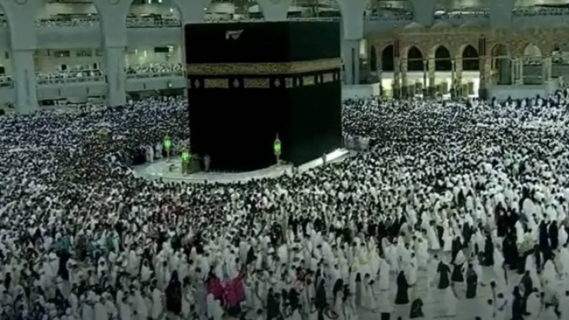 السعودية: ١٠٠٠٠ ريال غرامة القادمين لأداء العمرة دون تصريح