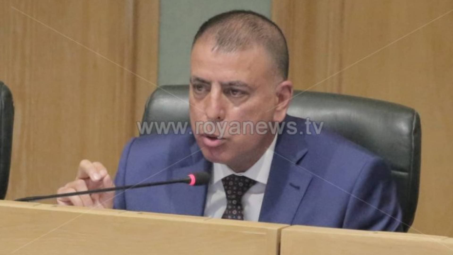 وزير الداخلية للأردنيين: لا تشتروا السلع ذات الأسعار المرتفعة