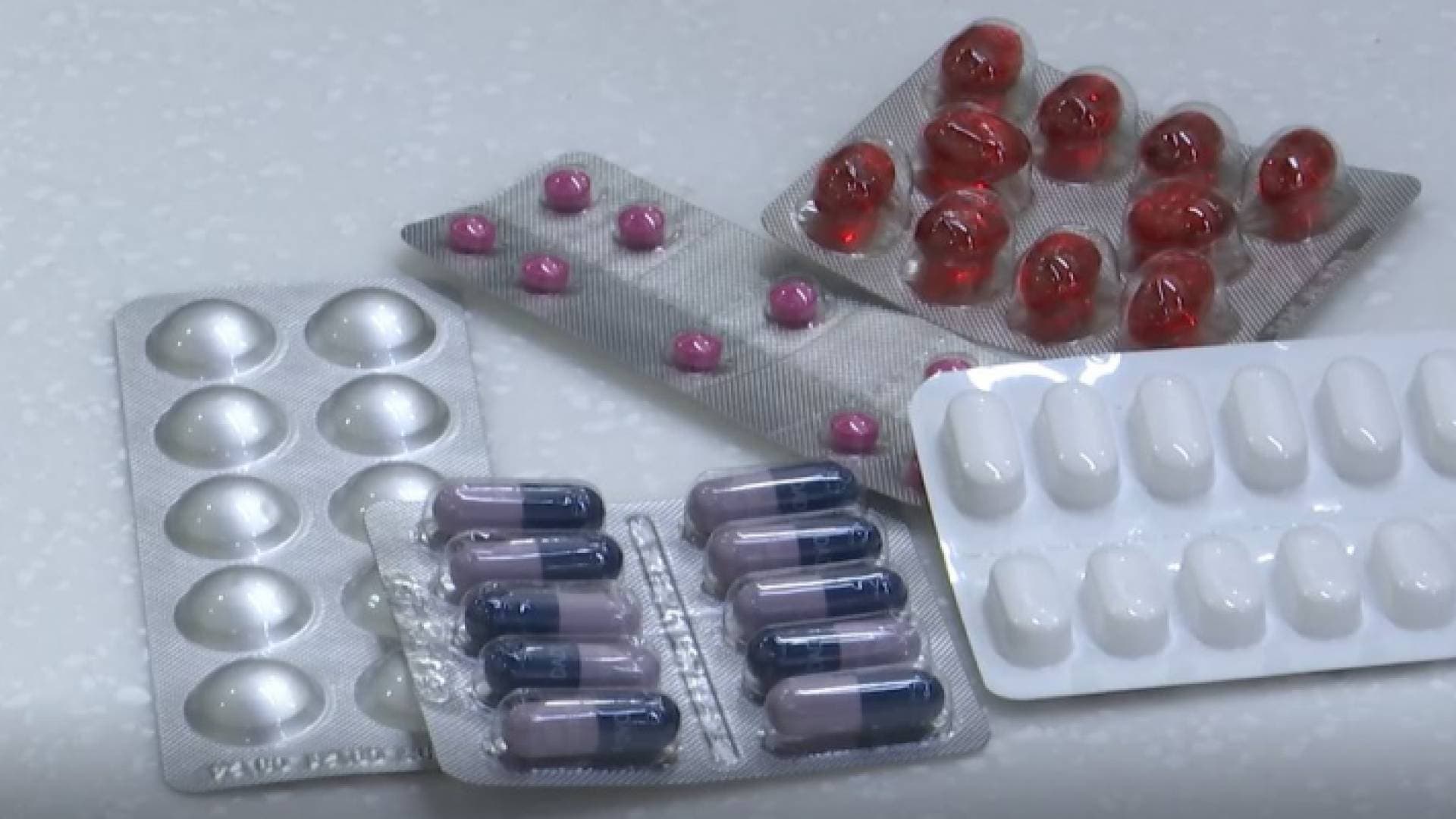 أردنيون: الصيدلي مستشار العلاج الأول قبل الطبيب - فيديو