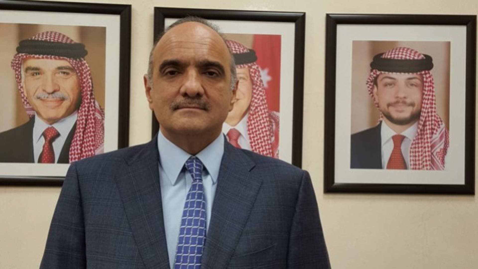 الخصاونة: إجراء طبي بسيط للملك وسيكون بيننا خلال أيام معدودة - فيديو