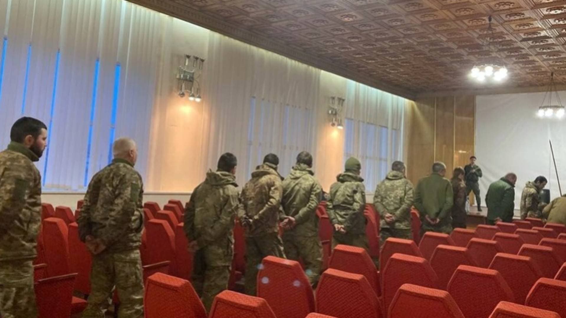 دونيتسك: استسلام ١٠٠٩ عسكريين من مشاة البحرية الأوكرانية