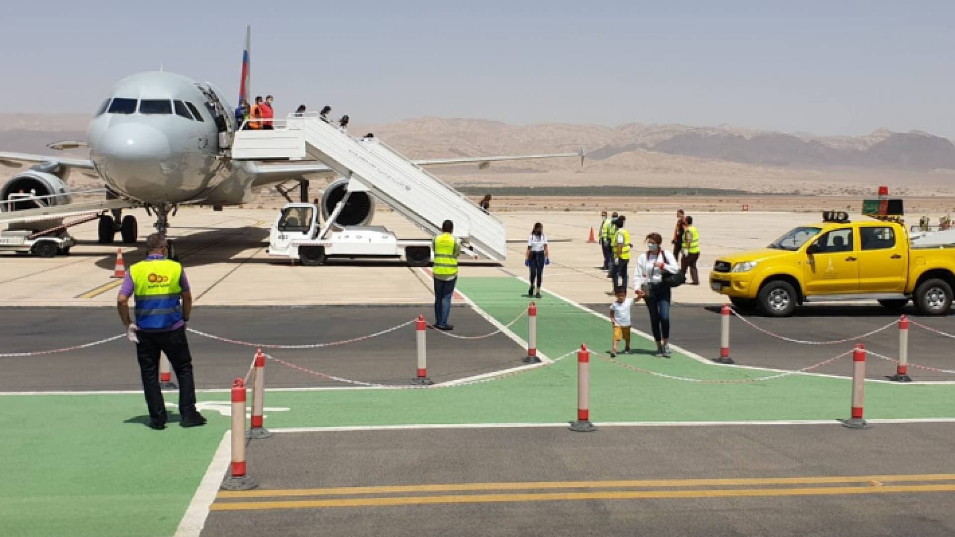٢٩ ألف مسافر عبر مطار الملك الحسين الشهر الماضي