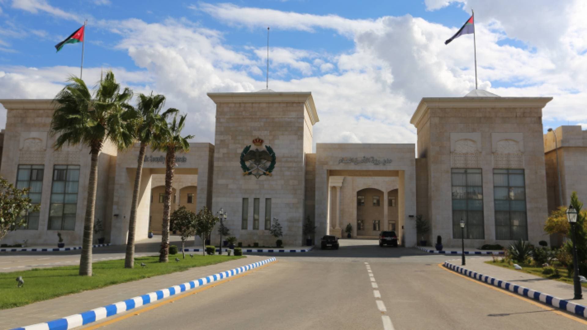 التحقيق في إصابة شخص بعيار ناري عند محاولة القبض على مطلوب في معان