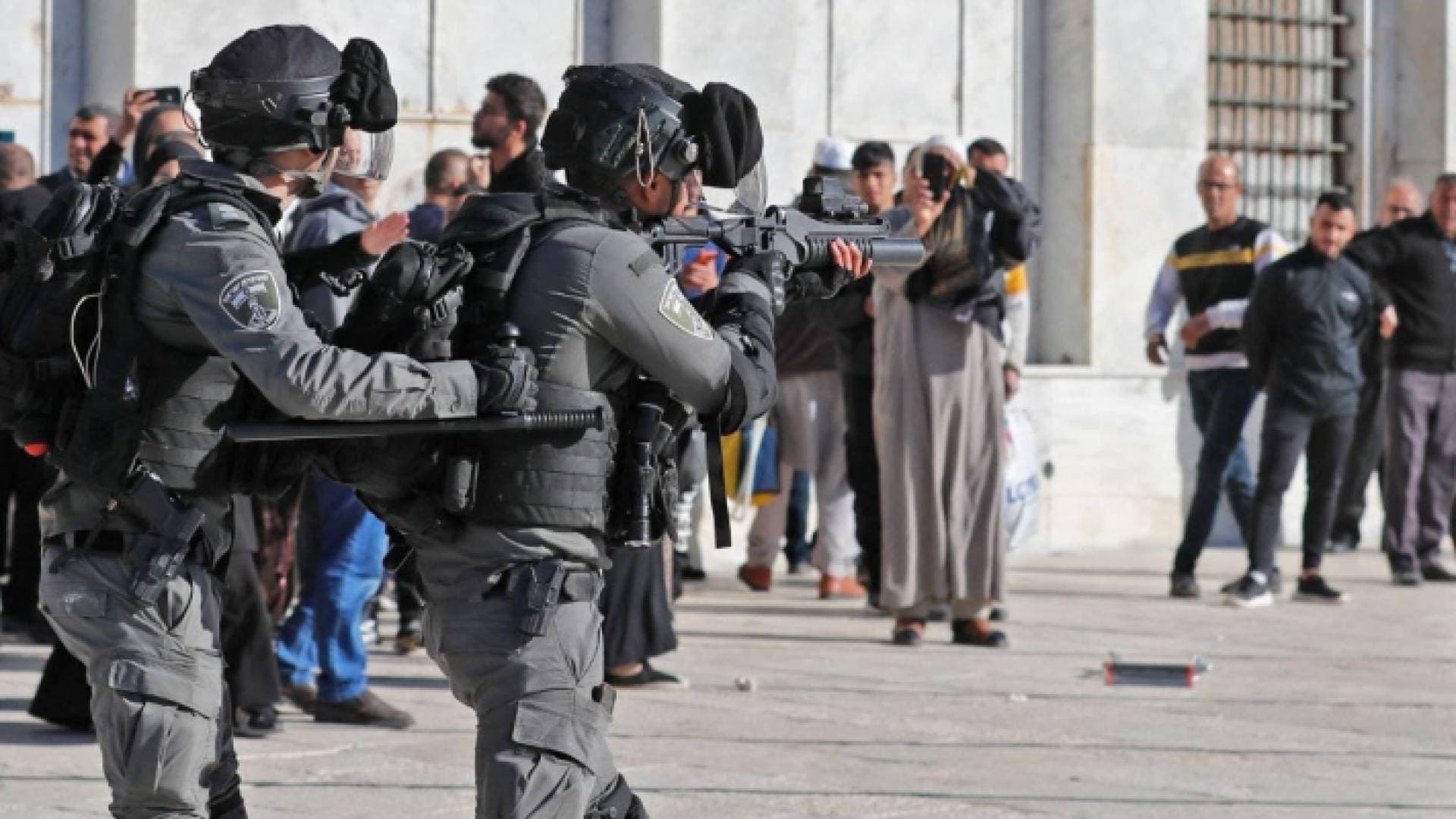 الأردن يطالب الاحتلال بإخراج الشرطة والقوات الخاصة من الأقصى فورا