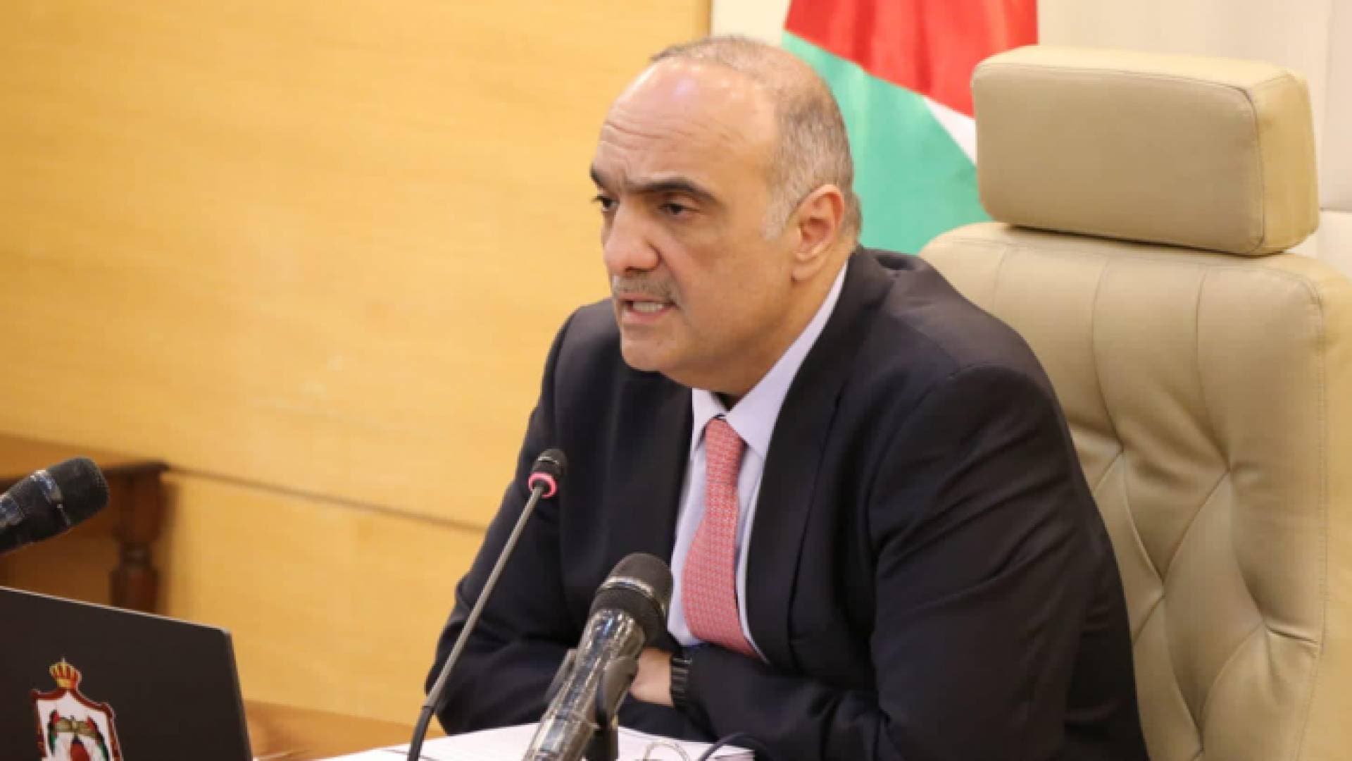الخصاونة يؤكد التزام الحكومة بتقديم مشروع قانون ناظم للبيئة الاستثمارية