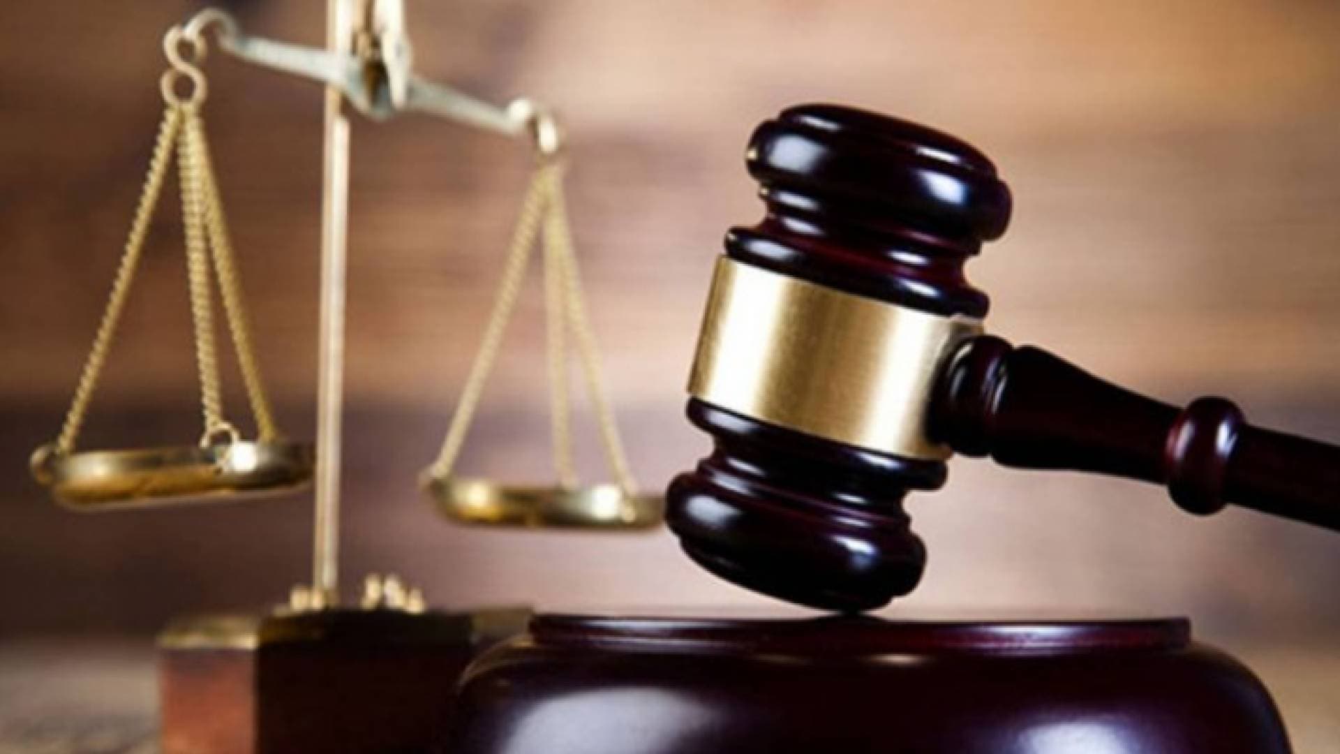 بسبب "الاحتيال".. عزل موظفة حكومية من عملها وتضمين شقيقتها ١٥ ألف دينار