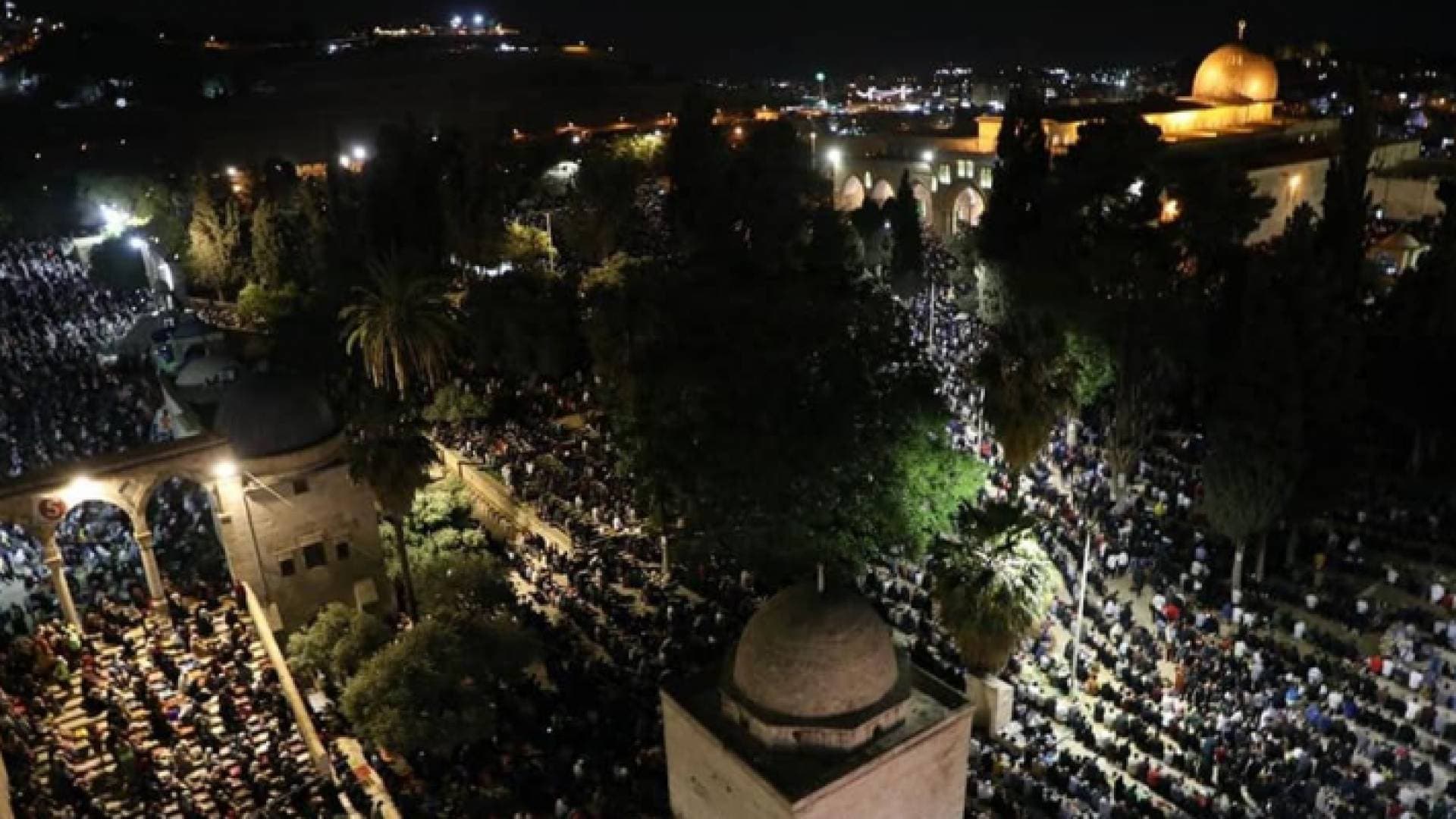 إصابة العشرات في اعتداء لشرطة الاحتلال على المصلين بالمسجد الأقصى