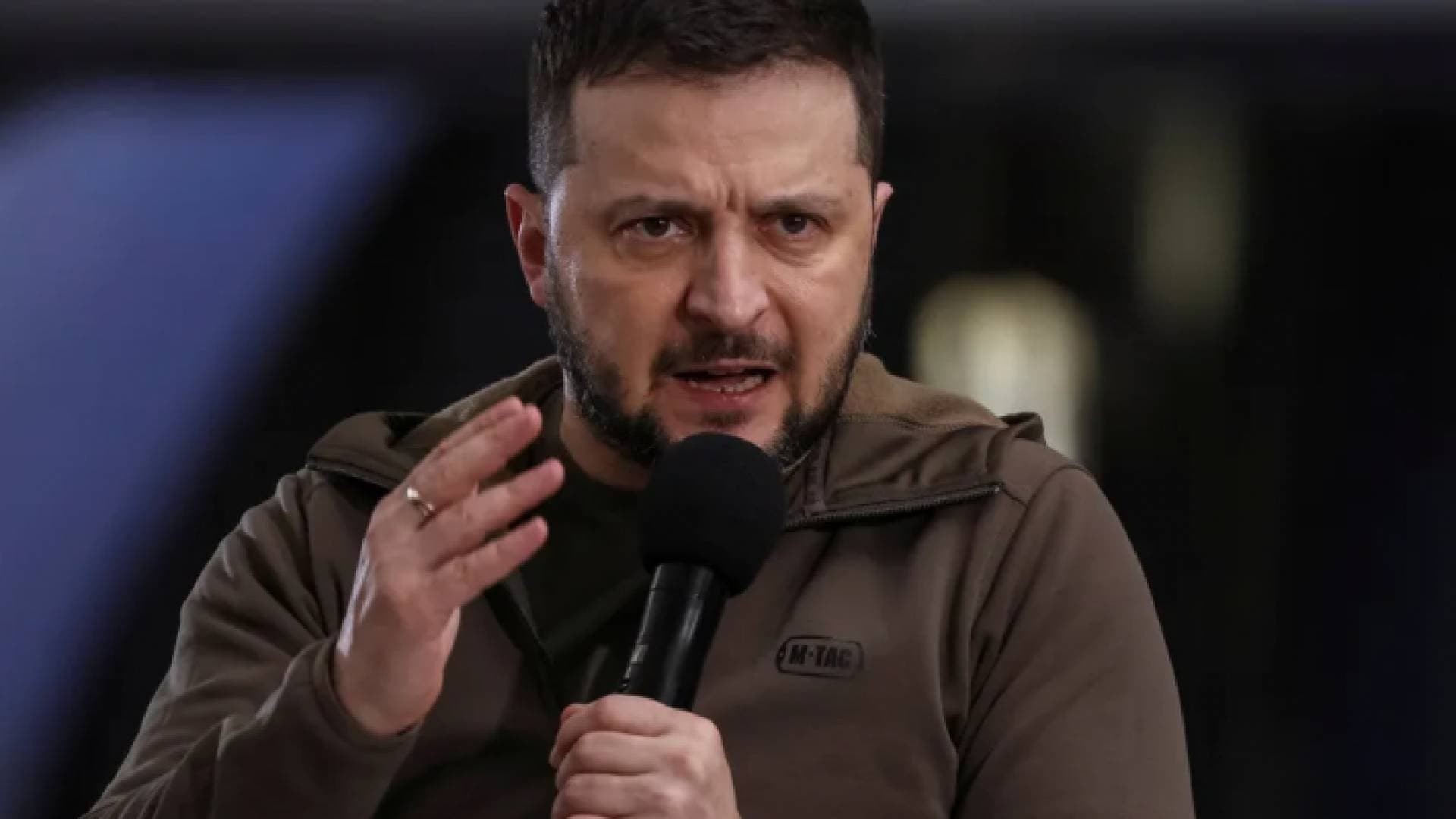 الرئيس الأوكراني يحذر من خسارة عشرات ملايين أطنان الحبوب
