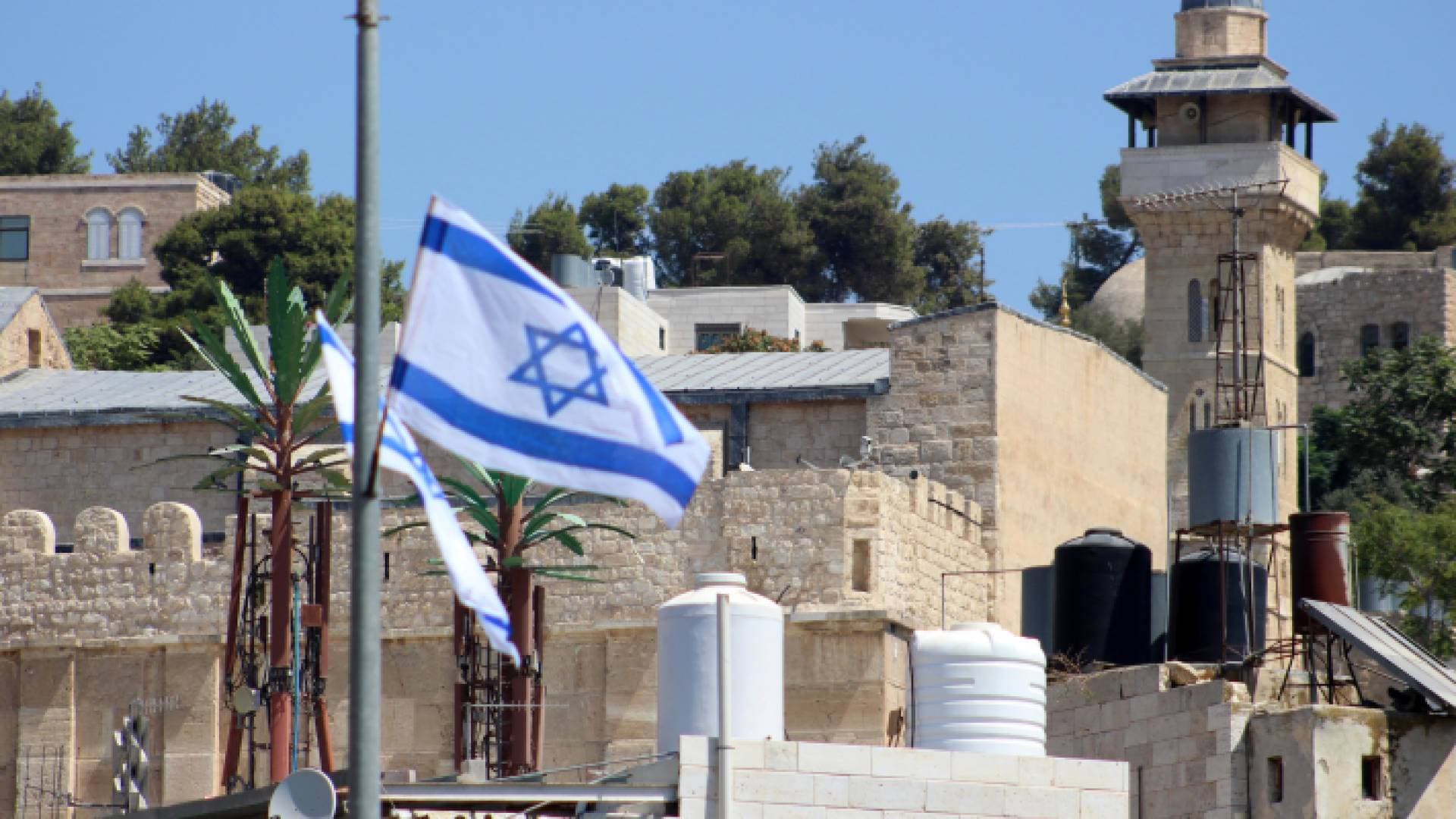 الخارجية الفلسطينية تدين رفع علم الاحتلال بالحرم الإبراهيمي