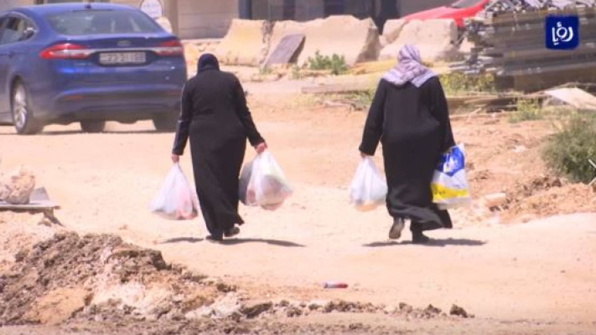 تأخر إنهاء مشروع تقاطع الارسال زاد من أعباء المواطنين والتجار - فيديو