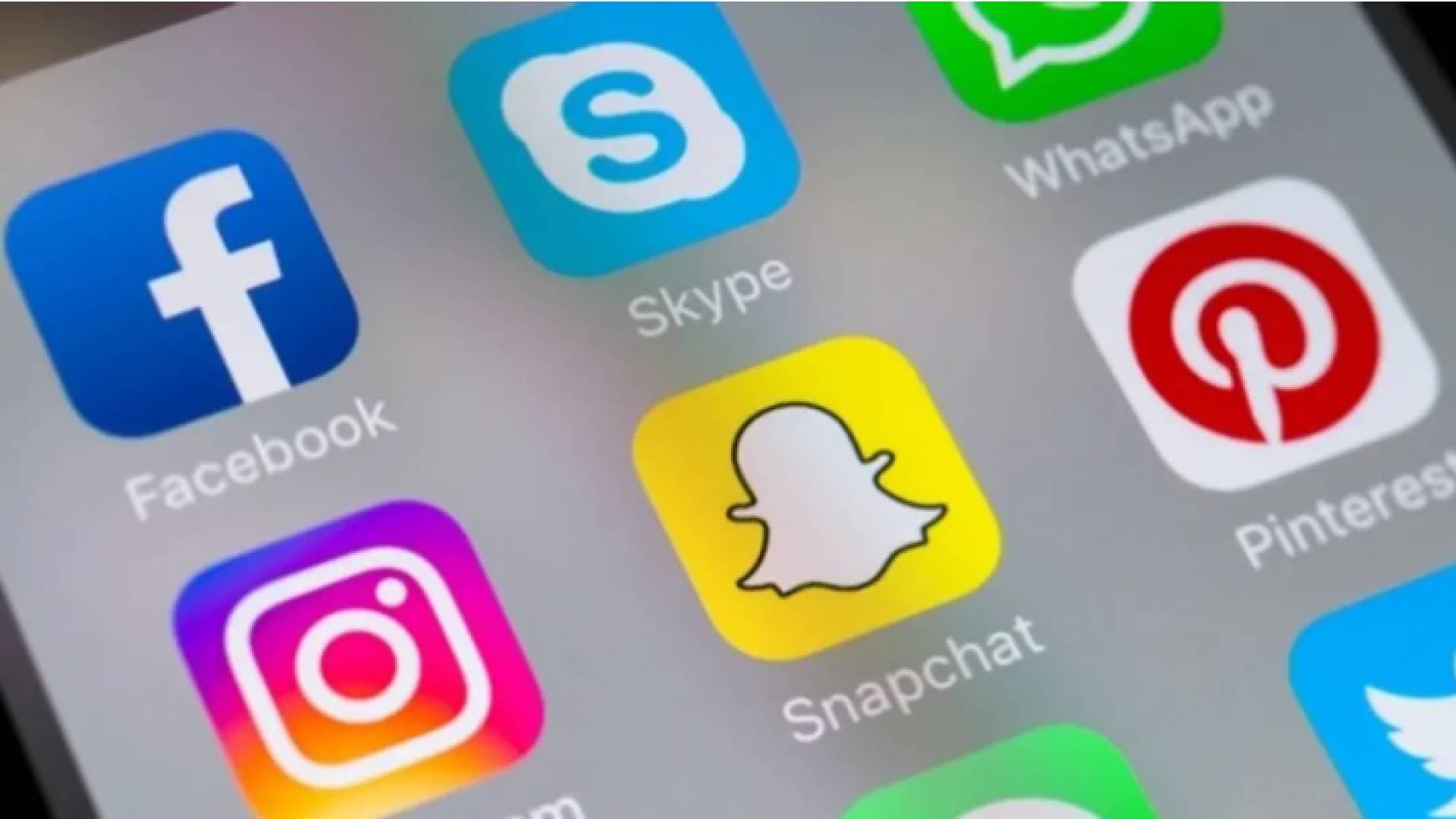 احذروا.. تطبيقان يجمعان بيانات المستخدمين