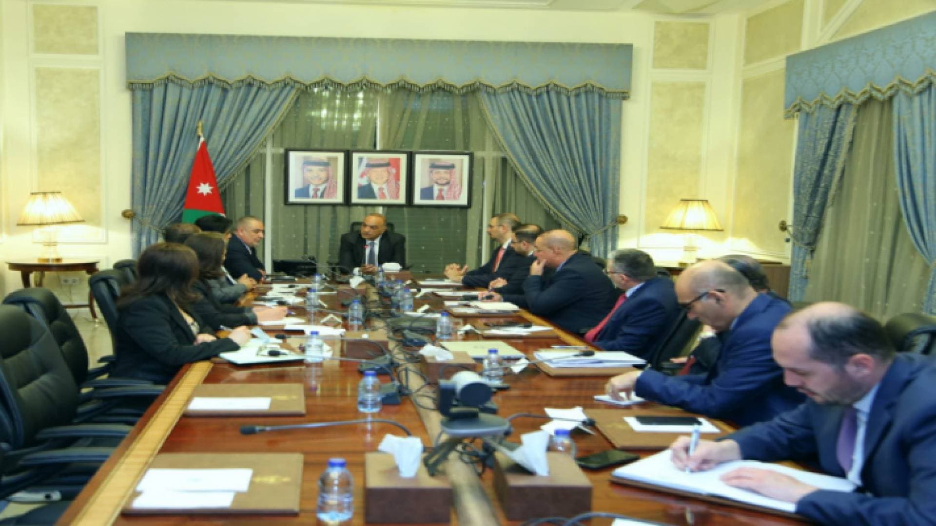 الخصاونة: إجراءات تعزز النمو الاقتصادي وتوفر فرص عمل للأردنيين