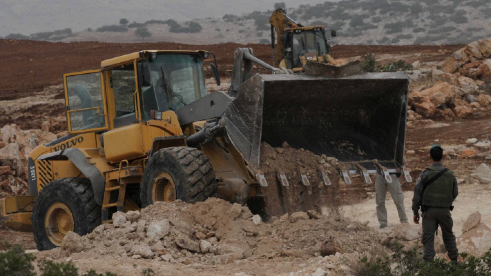 مستوطنون يواصلون تجريف أراض في الأغوار الشمالية