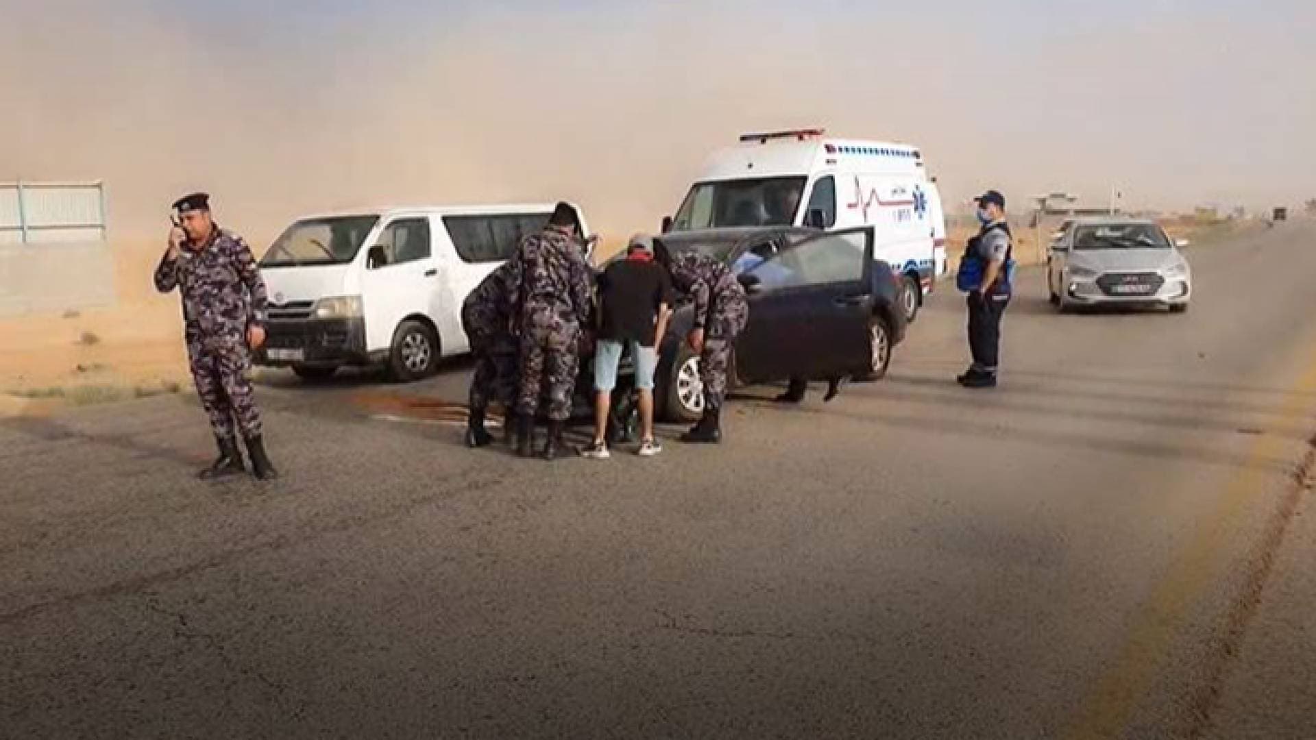 مراسل رؤيا: إصابة بحادث تصادم في المفرق بسبب الغبار