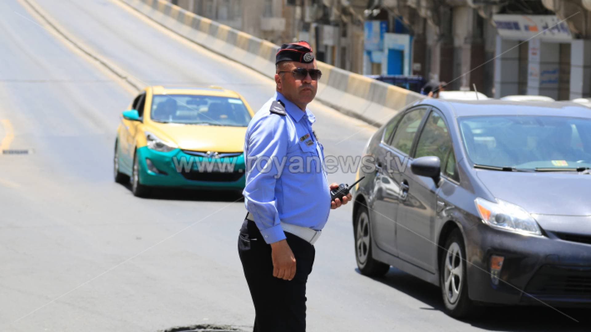 ضبط حدث يقود مركبة شحن في عمان