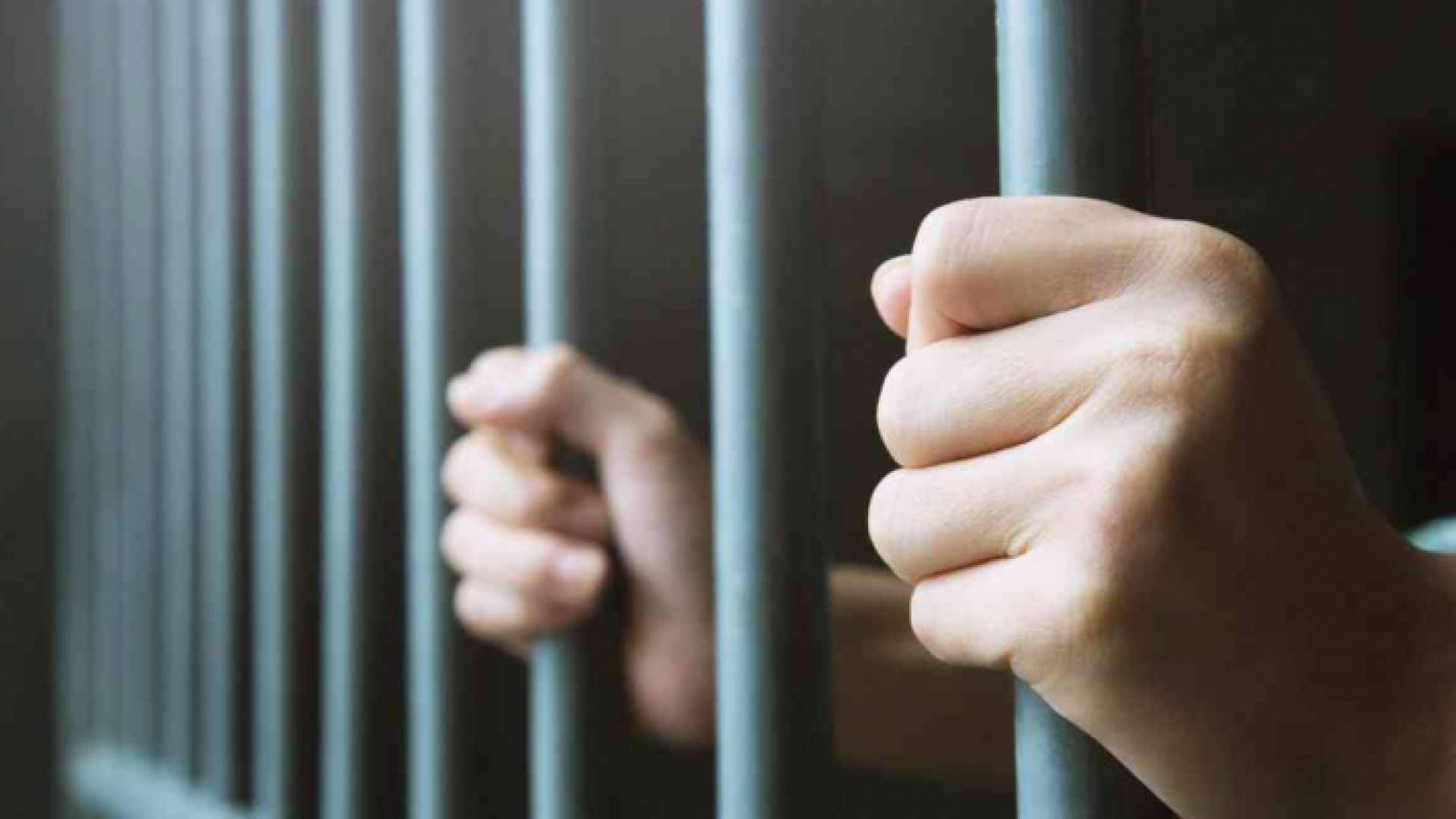 بعد إصابته طفلا.. مدعي عام المفرق يوقف شخصا أسبوعا لإطلاقه عيارات نارية