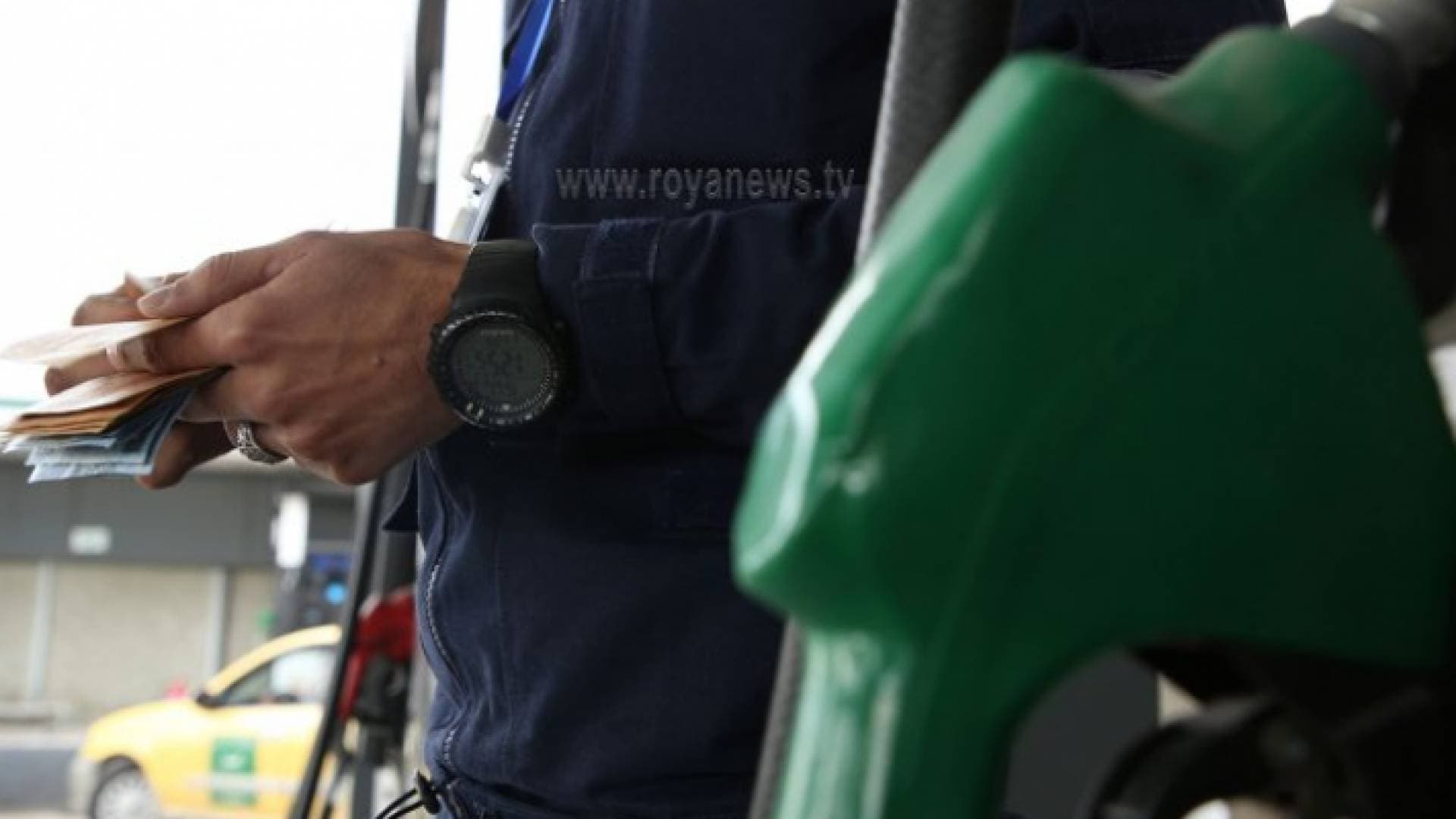 وزير العمل: حافز لكل أردني وأردنية يشتغل في قطاع المحروقات