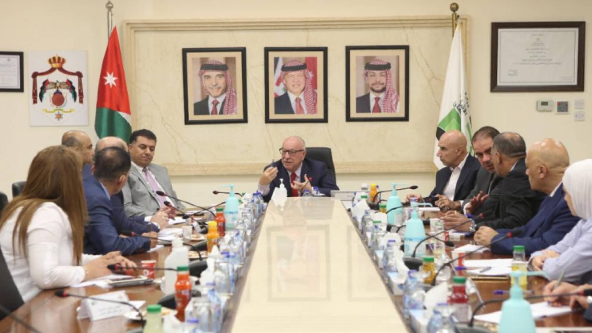 وزير الأشغال: مناقشة آلية تنفيذ مشاريع مهمة لدعم الاستثمار