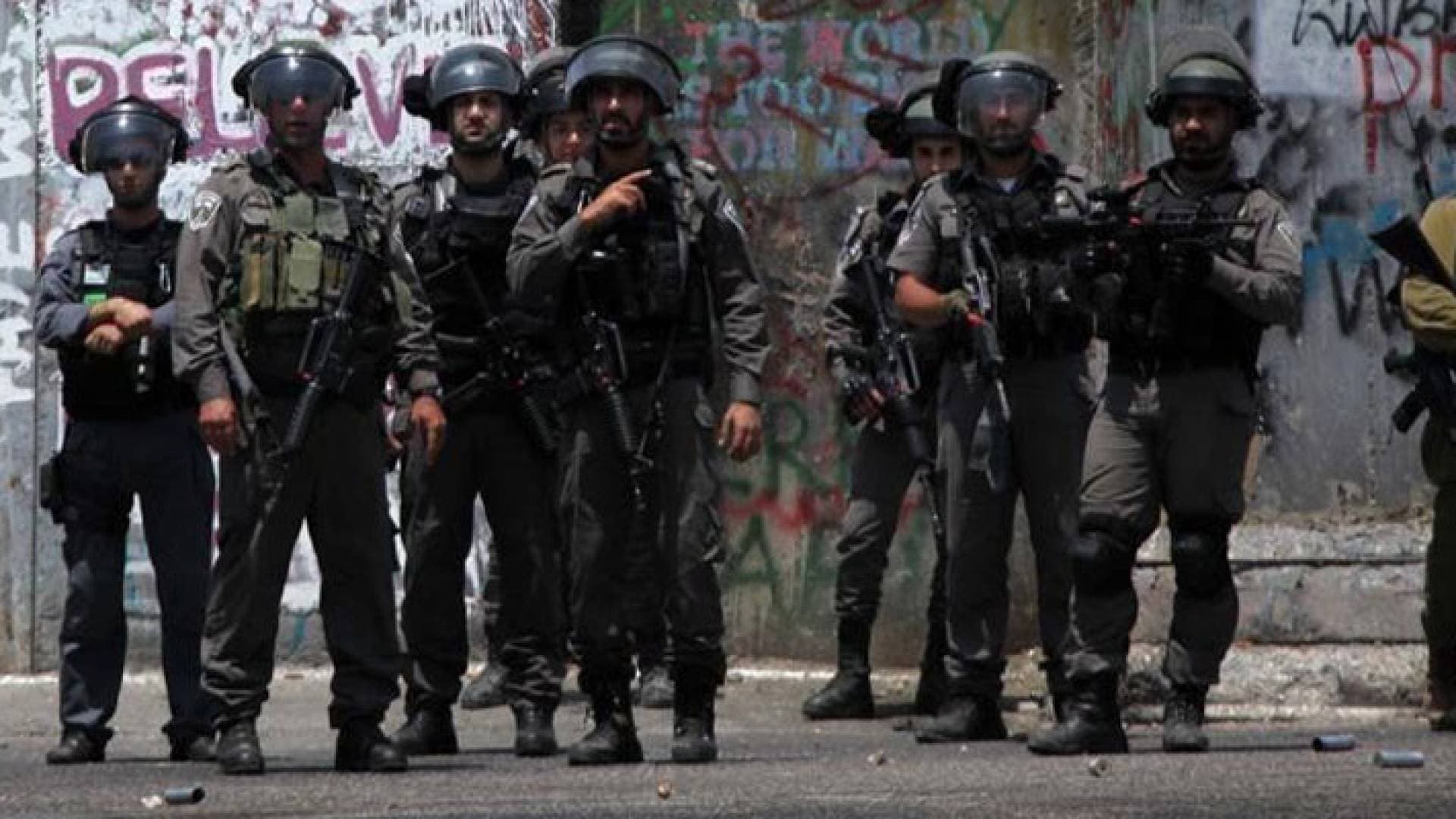 استشهاد فلسطيني وإصابة ٥ آخرين برصاص الاحتلال