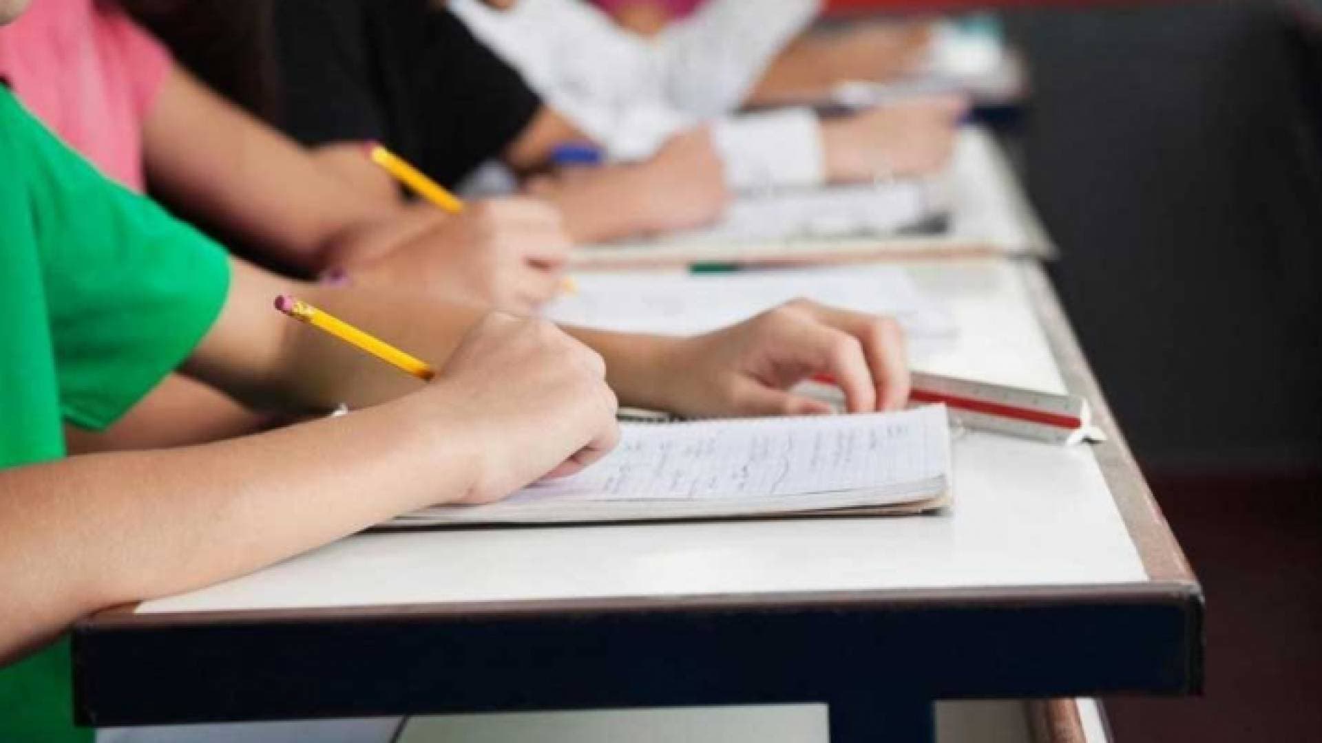 "تطوير المناهج" توضح بشأن مناهج التوجيهي الجديدة