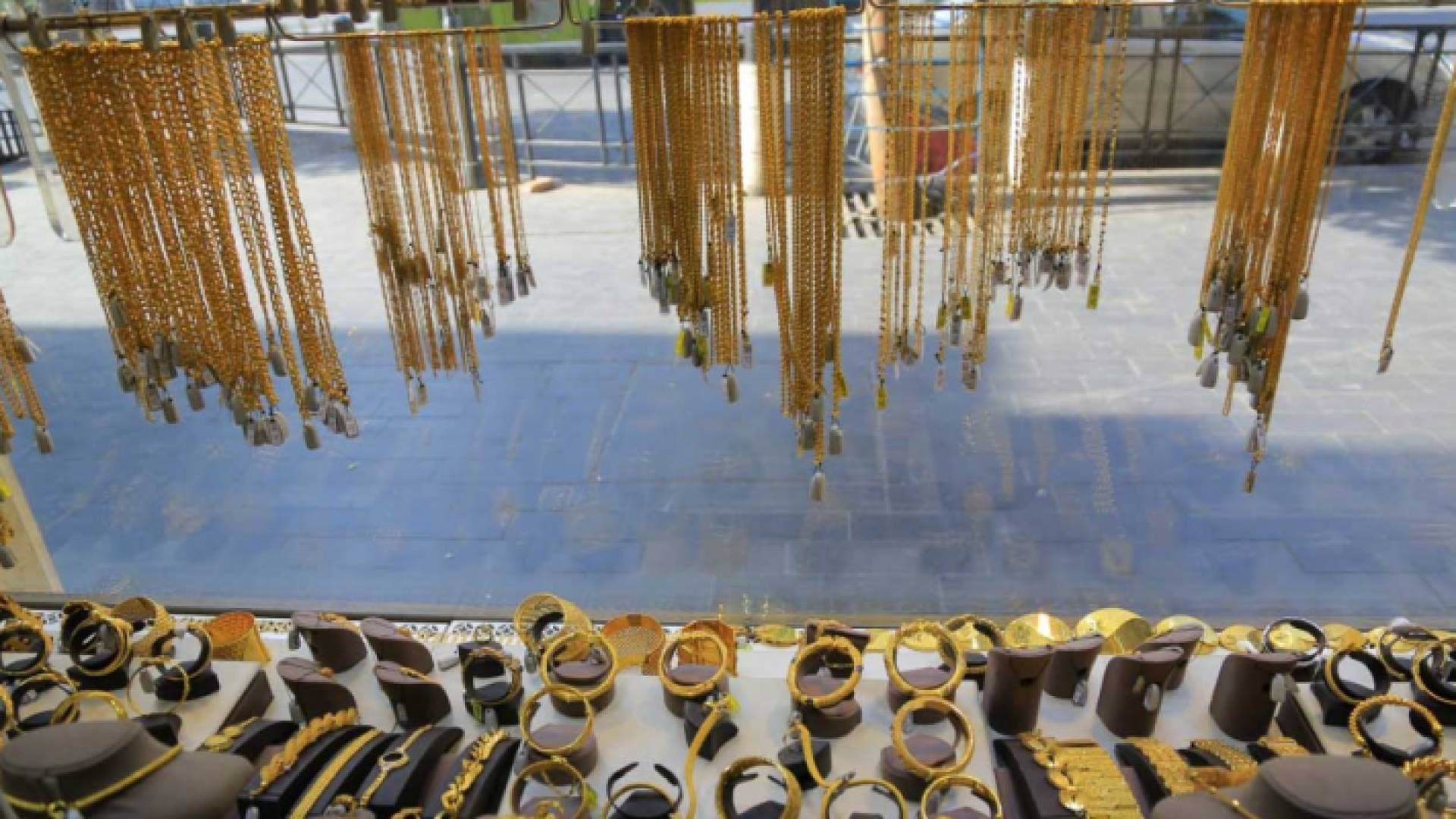 انخفاض ملحوظ في أسعار الذهب محليا - تفاصيل