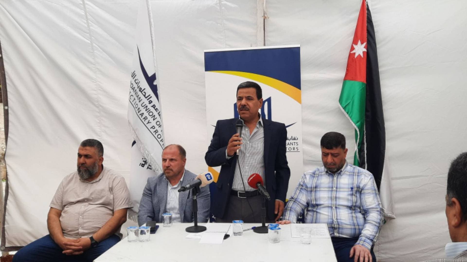 "المطاعم والحلويات" تطالب الحكومة برفع أسعار الوجبات الشعبية - فيديو