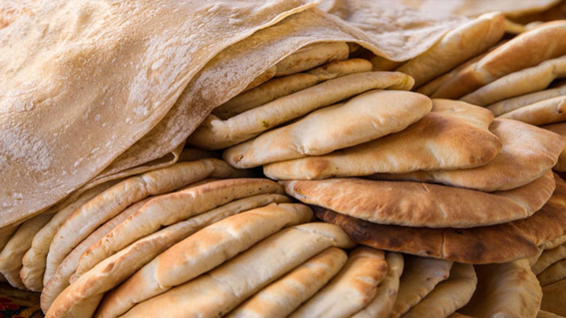 هل يسبب حفظ الخبز بالثلاجة السرطان؟