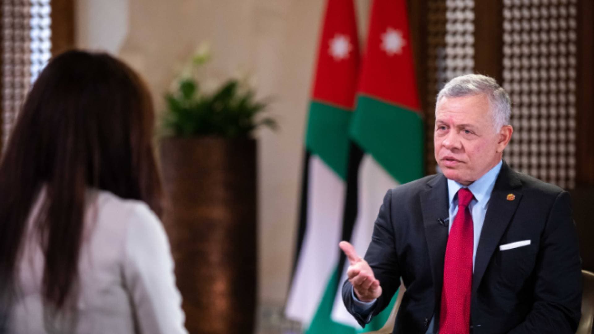 الملك يجري مقابلة مع قناة سي إن بي سي الأمريكية