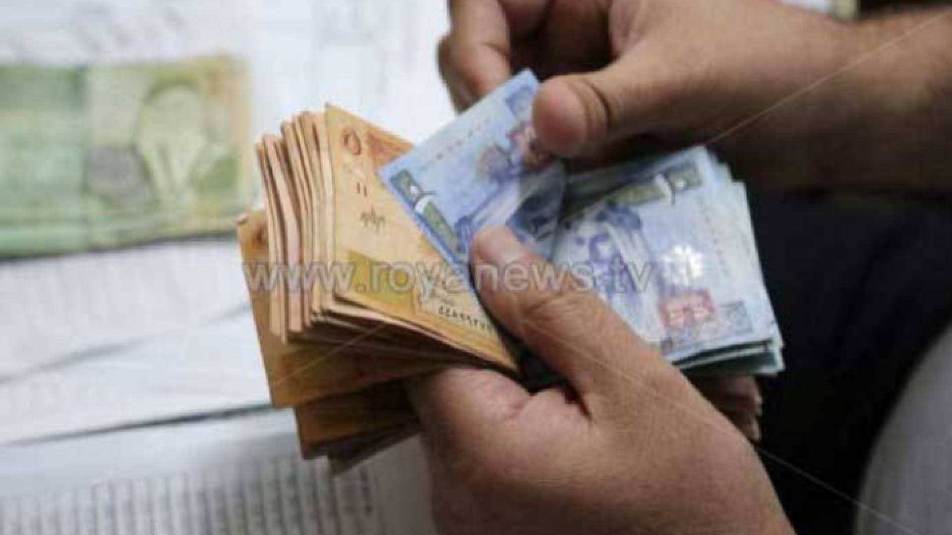 خبراء يقدمون اقتراحات لتحسين الوضع المعيشي للأردنيين