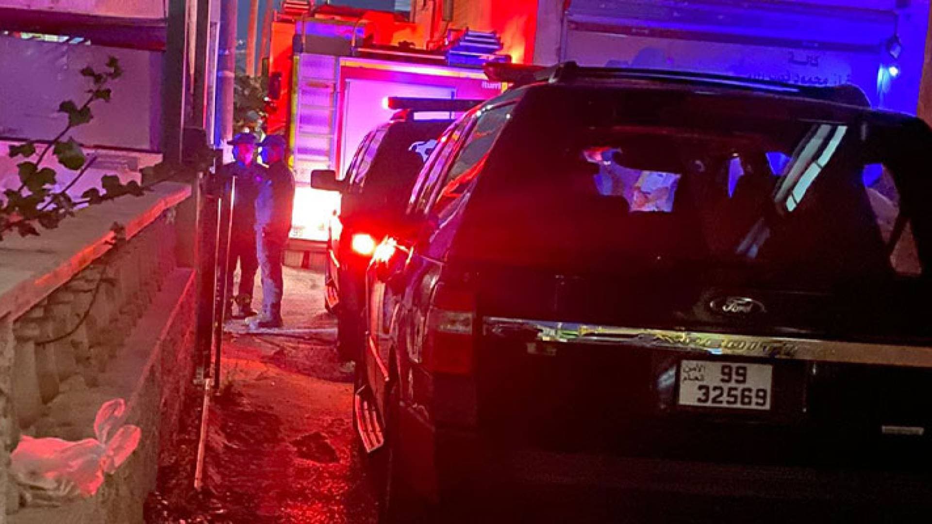الأمن: استشهاد أحد مرتبات الدفاع المدني أثناء القيام بواجبه في عملية إنقاذ - فيديو