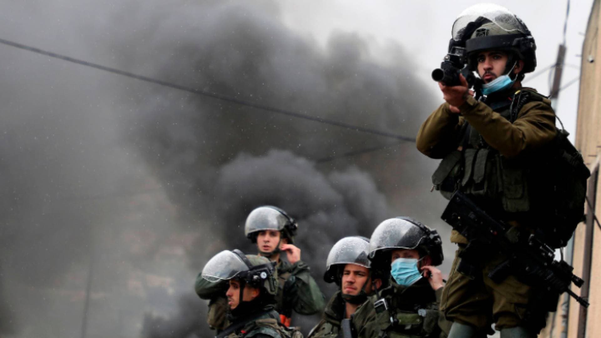 إصابة ١٧ فلسطينيا برصاص قوات الاحتلال في نابلس