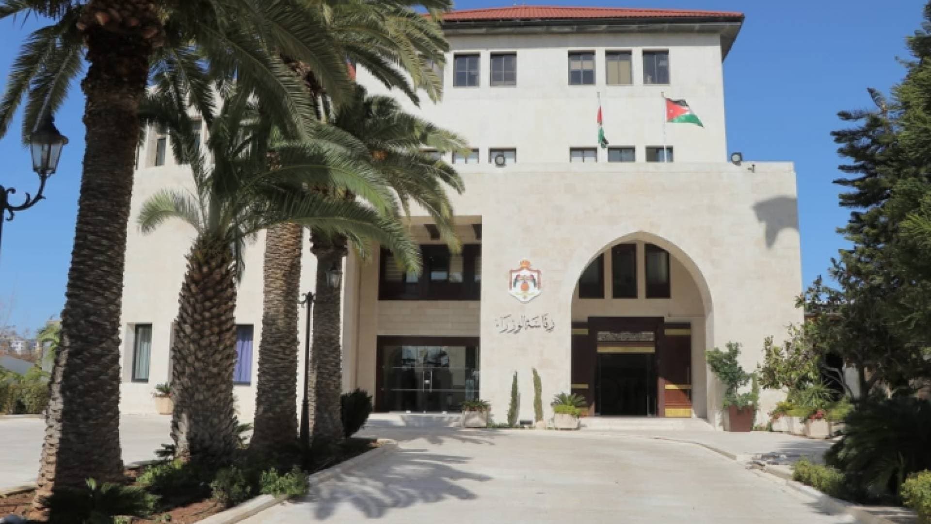تمديد العمل بأمر الدفاع رقم ٣١ - تفاصيل