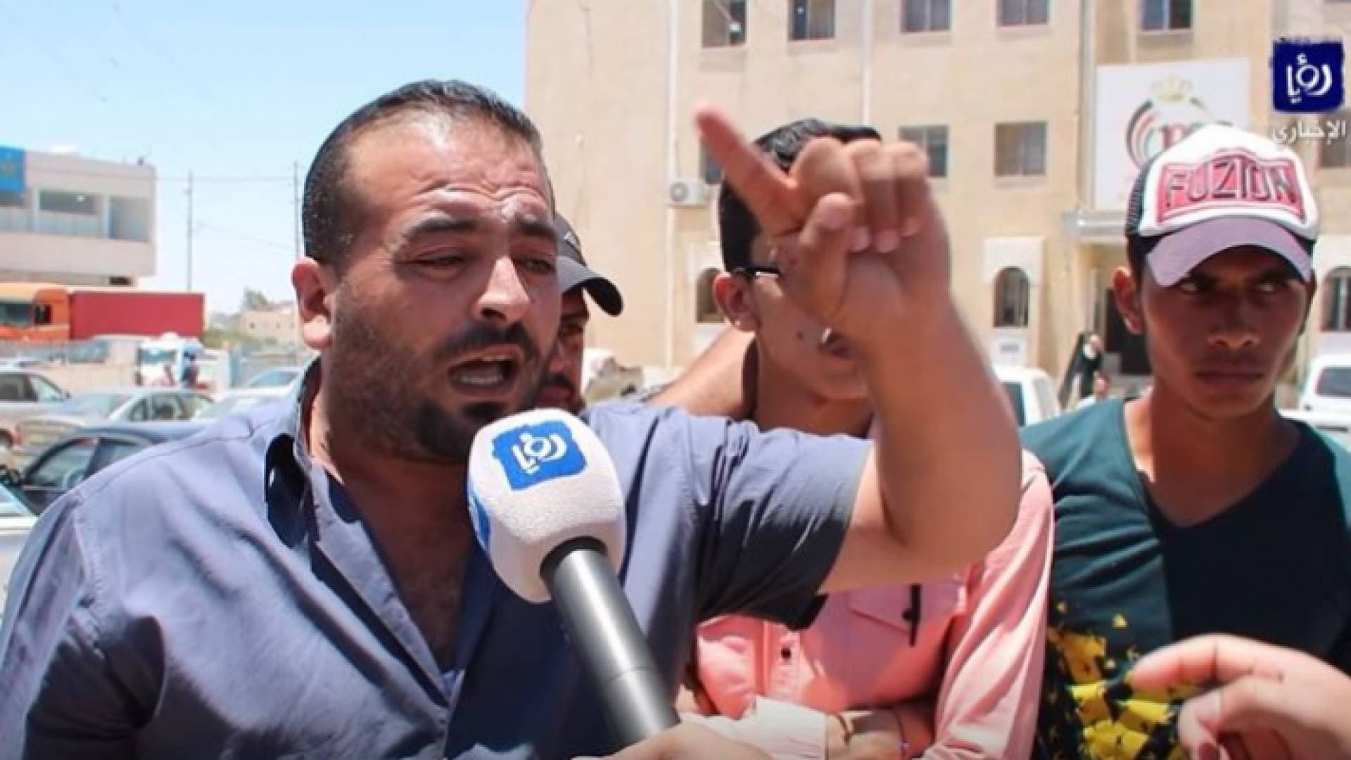 طلبة توجيهي في الكرك: أسلوب التعامل معنا "همجي" - فيديو