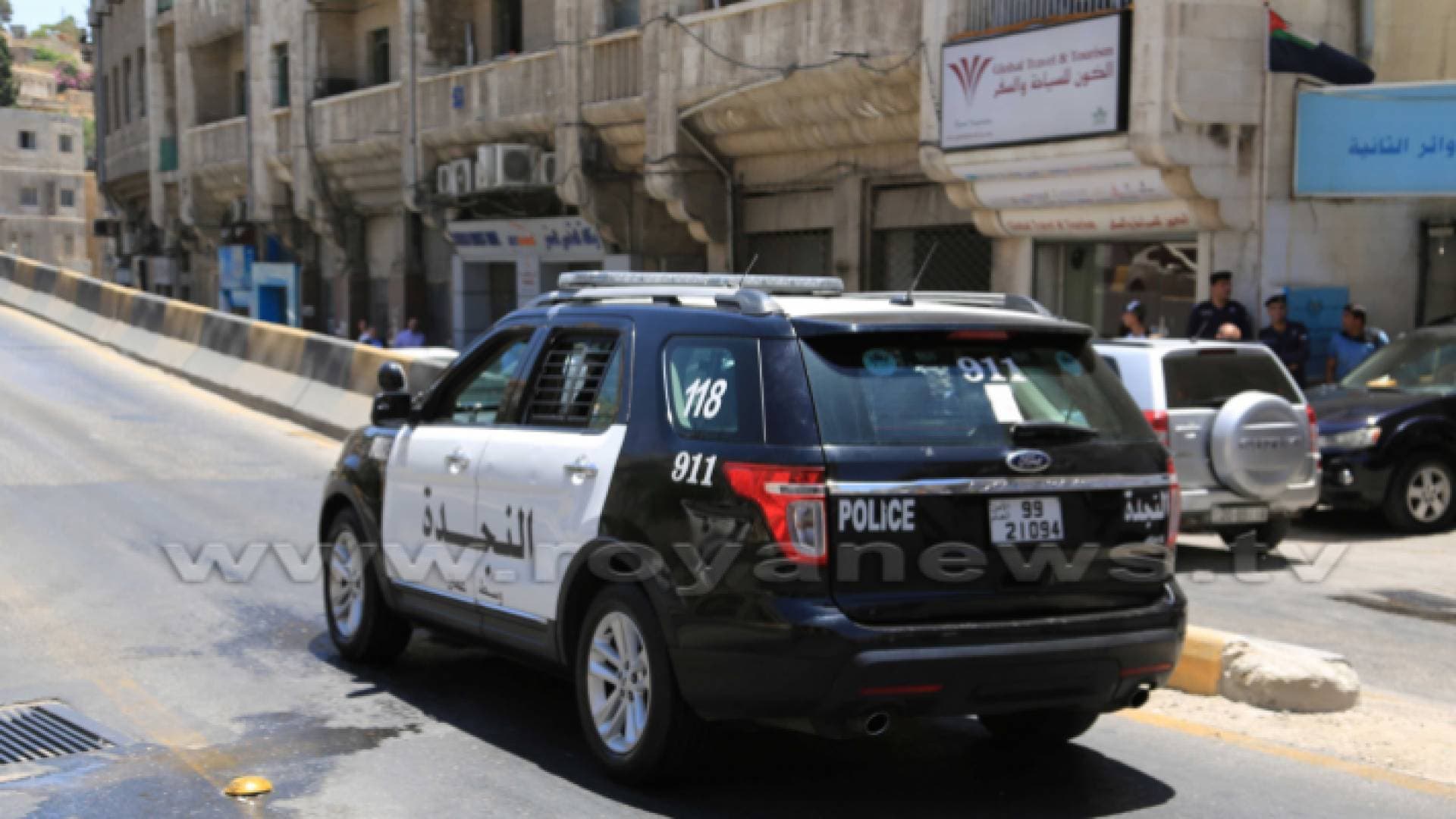 القبض على مطلوبين مسلحين جنوب عمان