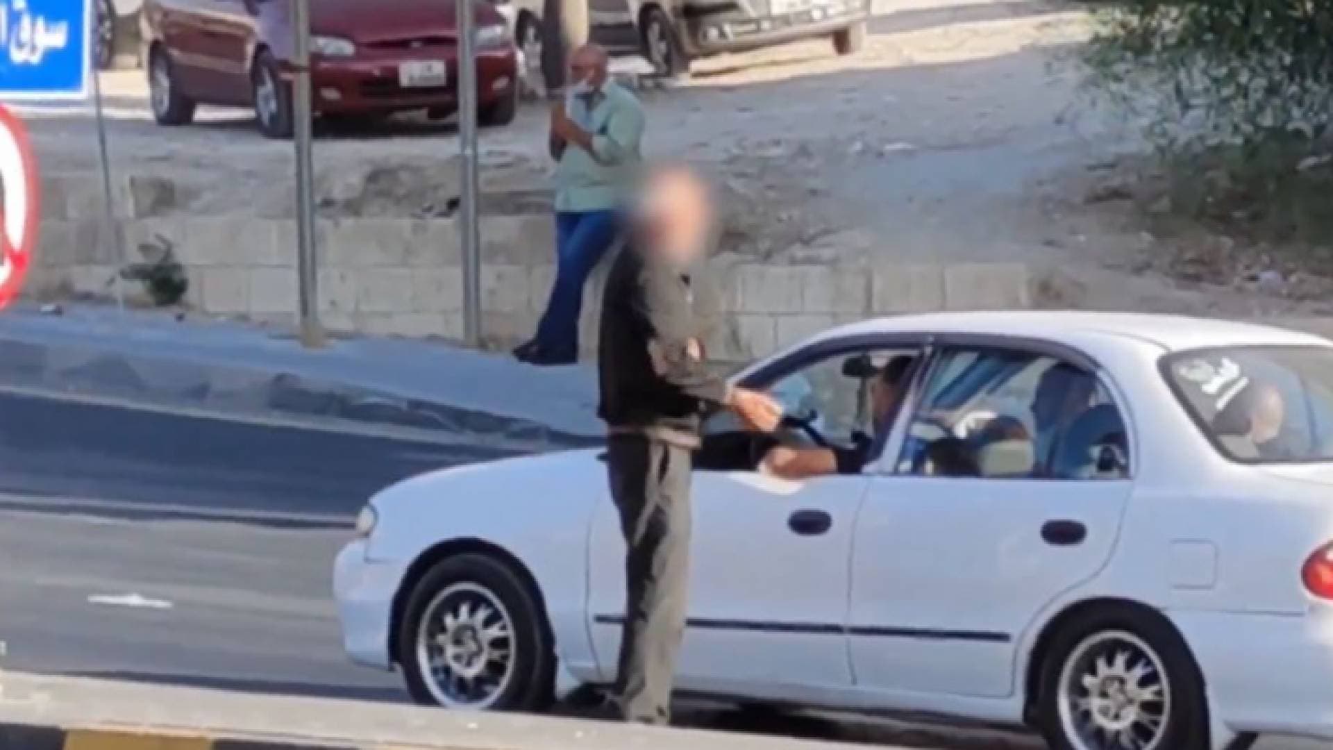 المفلح: خطة للقضاء على ظاهرة التسول و"السلع التافهة" - فيديو