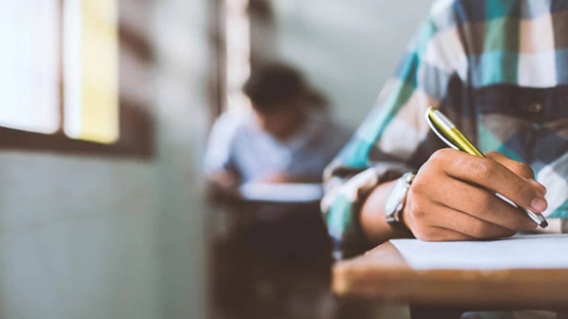 طلبة التوجيهي يتقدمون لامتحان "الرياضيات/ الورقة ١" الخميس