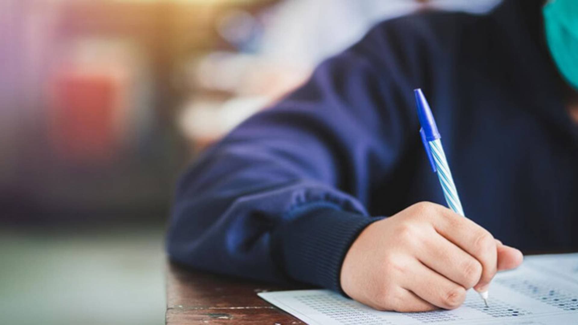طلبة التوجيهي يتقدمون لامتحاني الفيزياء والعلوم الإسلامية السبت