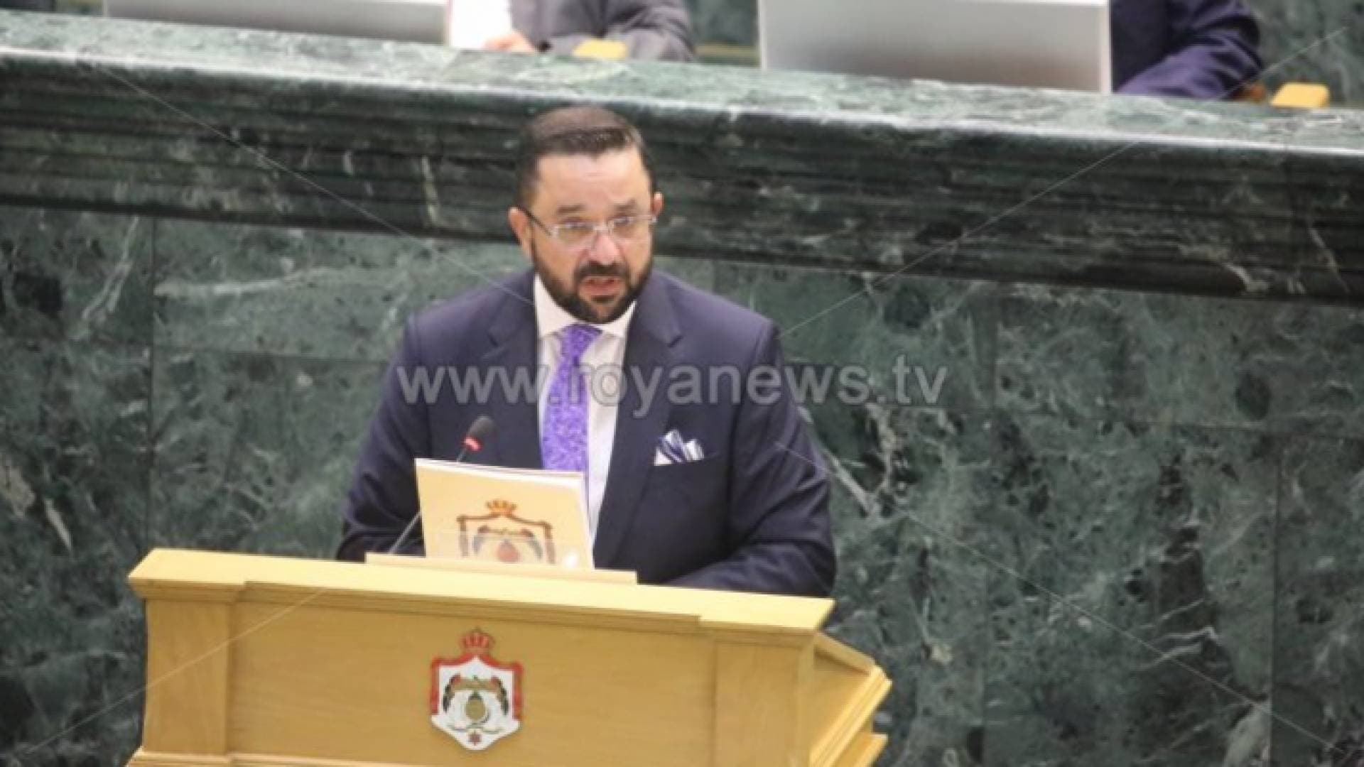 الحكومة تتعهد مجددا بعدم رفع ضريبة الدخل والمبيعات