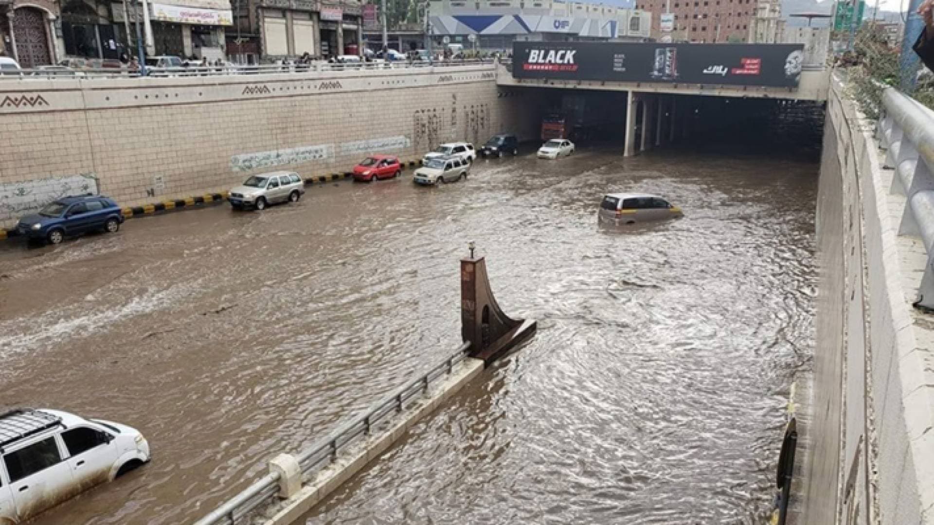 وفاة عشرة أشخاص بينهم أطفال جراء سيول في اليمن