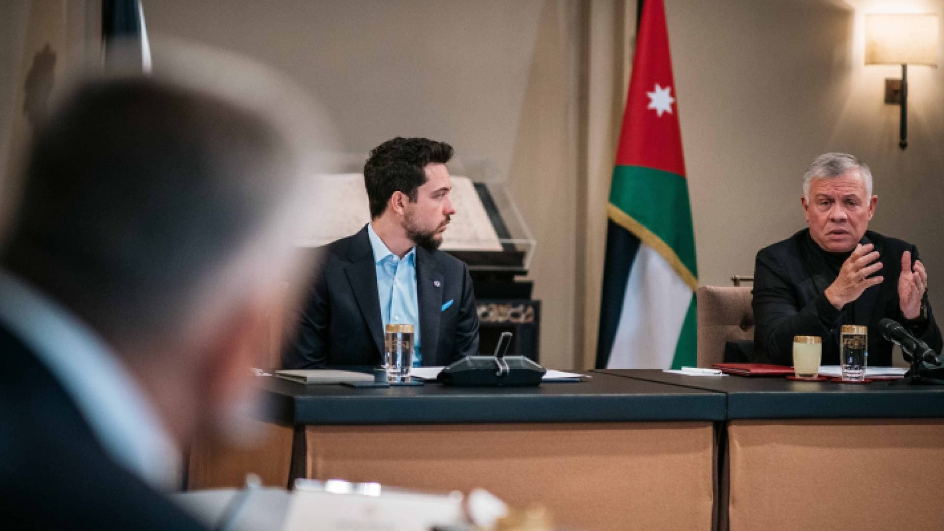 الملك يؤكد ضرورة العمل المؤسسي لمنع وضع أي حواجز أمام الشبان في المشاركة بالحياة السياسية