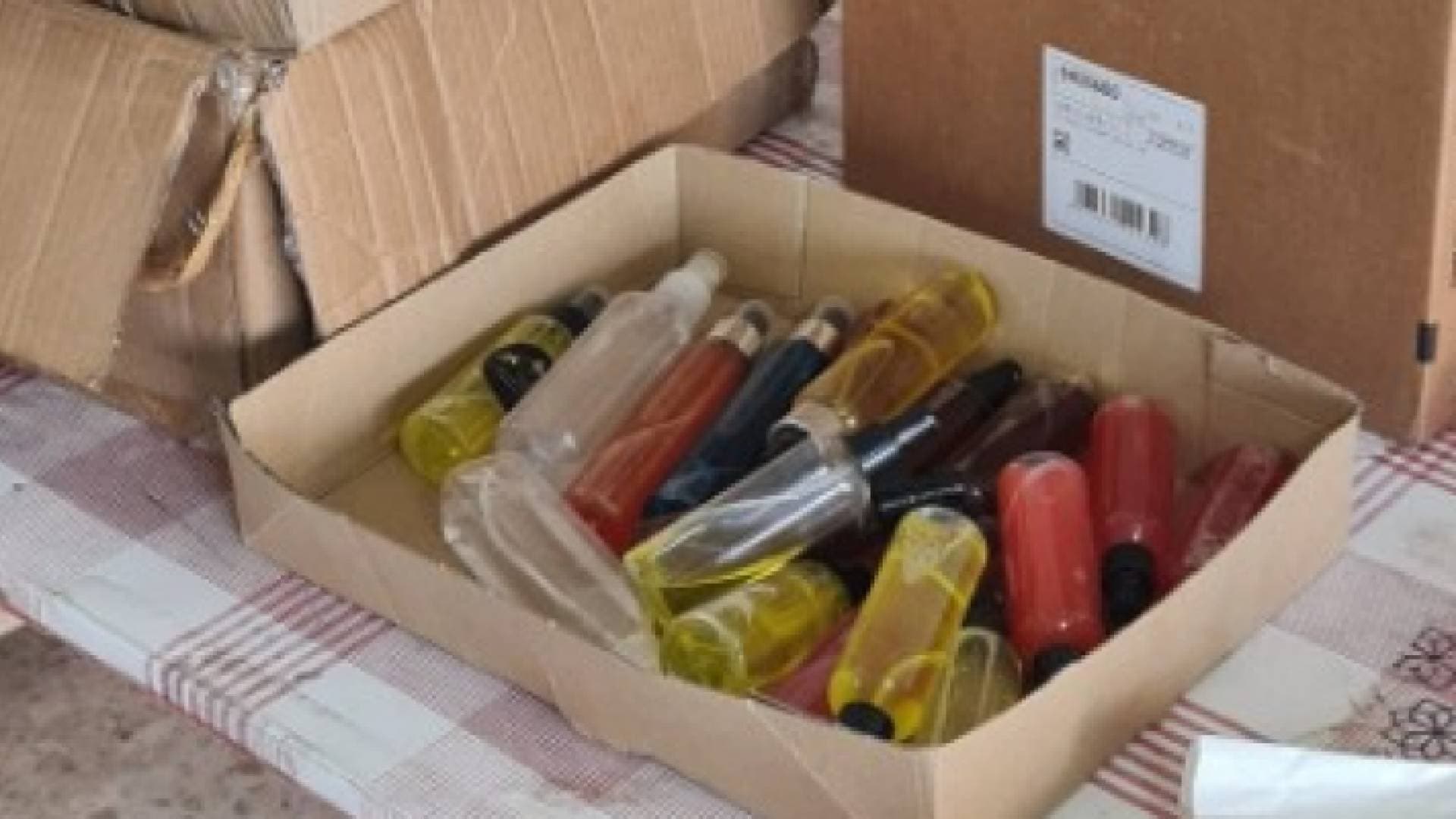 ضبط مستحضرات تجميلية مصنوعة منزليا